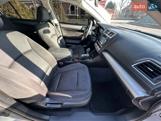 Серый Субару Легаси, объемом двигателя 2.5 л и пробегом 195 тыс. км за 11900 $, фото 17 на Automoto.ua