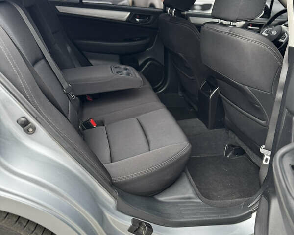 Серый Субару Легаси, объемом двигателя 2.5 л и пробегом 125 тыс. км за 12000 $, фото 13 на Automoto.ua