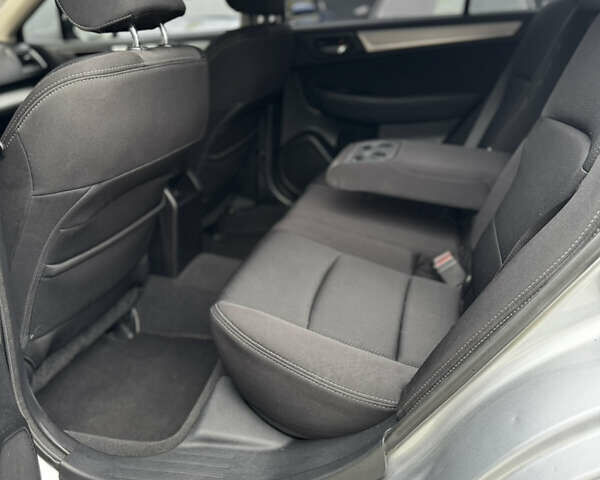 Серый Субару Легаси, объемом двигателя 2.5 л и пробегом 125 тыс. км за 12000 $, фото 7 на Automoto.ua