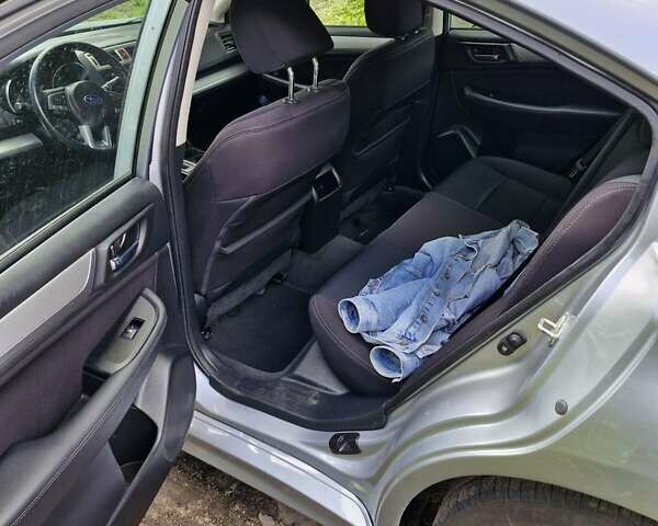 Сірий Субару Легасі, об'ємом двигуна 2.5 л та пробігом 145 тис. км за 11000 $, фото 7 на Automoto.ua