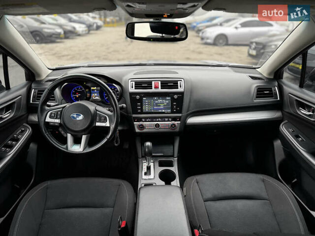 Серый Субару Легаси, объемом двигателя 2.5 л и пробегом 125 тыс. км за 12000 $, фото 6 на Automoto.ua