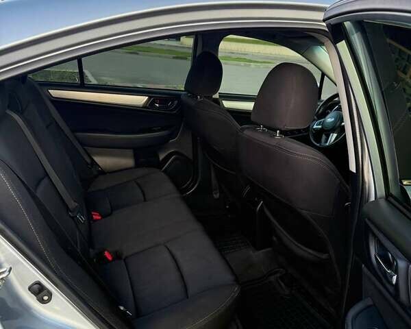 Сірий Субару Легасі, об'ємом двигуна 2.5 л та пробігом 220 тис. км за 11000 $, фото 18 на Automoto.ua