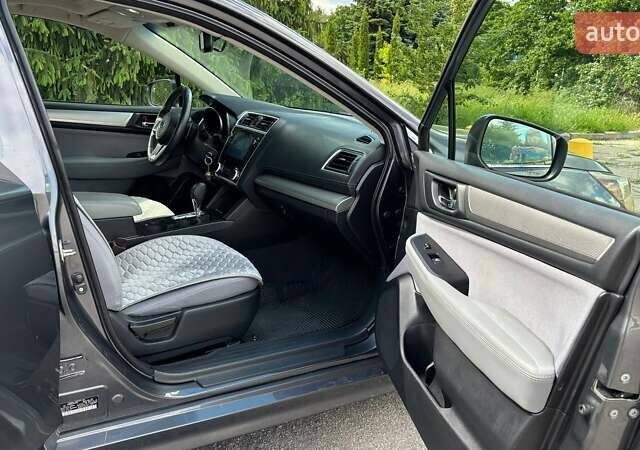 Серый Субару Легаси, объемом двигателя 2.46 л и пробегом 131 тыс. км за 13400 $, фото 5 на Automoto.ua