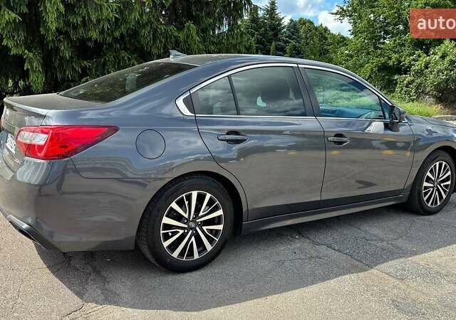 Серый Субару Легаси, объемом двигателя 2.46 л и пробегом 131 тыс. км за 13400 $, фото 1 на Automoto.ua