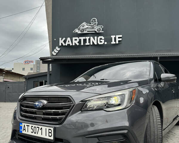 Сірий Субару Легасі, об'ємом двигуна 2.5 л та пробігом 200 тис. км за 9500 $, фото 1 на Automoto.ua