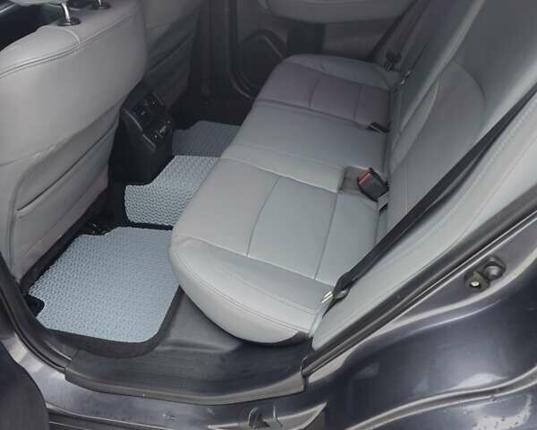 Сірий Субару Легасі, об'ємом двигуна 2.5 л та пробігом 300 тис. км за 13000 $, фото 7 на Automoto.ua