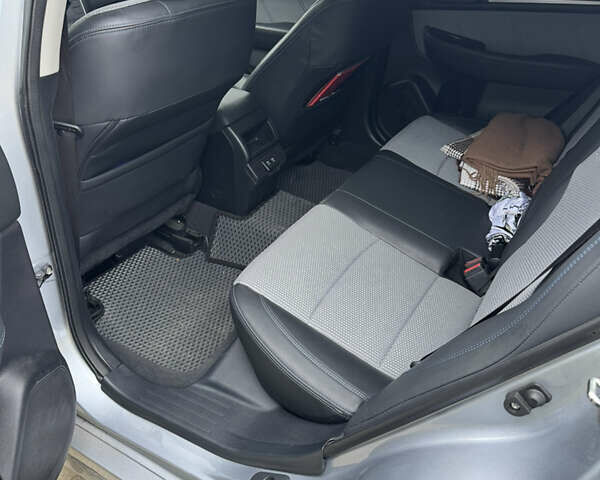 Сірий Субару Легасі, об'ємом двигуна 2.5 л та пробігом 99 тис. км за 15500 $, фото 4 на Automoto.ua