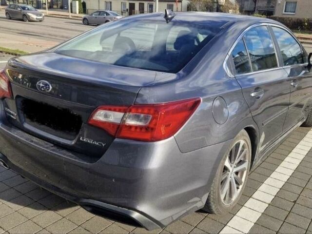 Серый Субару Легаси, объемом двигателя 0 л и пробегом 118 тыс. км за 10600 $, фото 3 на Automoto.ua