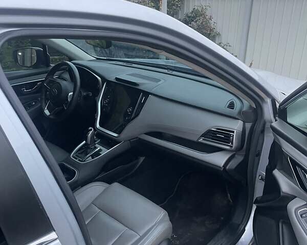 Серый Субару Легаси, объемом двигателя 2.5 л и пробегом 137 тыс. км за 19500 $, фото 7 на Automoto.ua