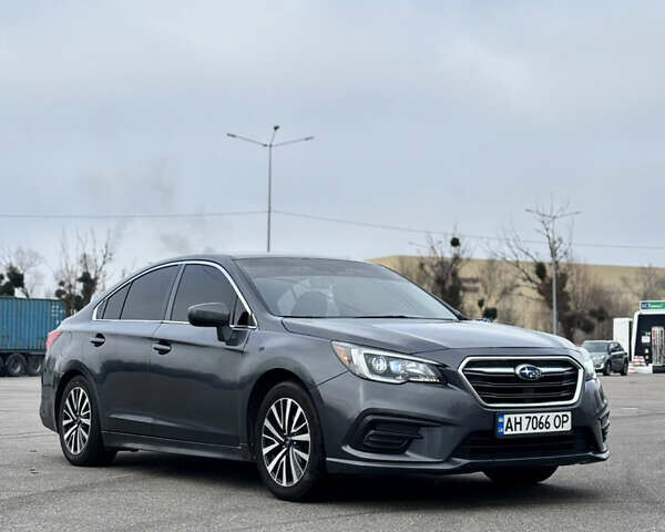 Серый Субару Легаси, объемом двигателя 2.5 л и пробегом 84 тыс. км за 11450 $, фото 3 на Automoto.ua