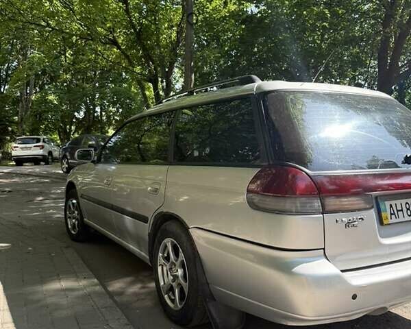 Сірий Субару Легасі, об'ємом двигуна 1.99 л та пробігом 300 тис. км за 2950 $, фото 1 на Automoto.ua
