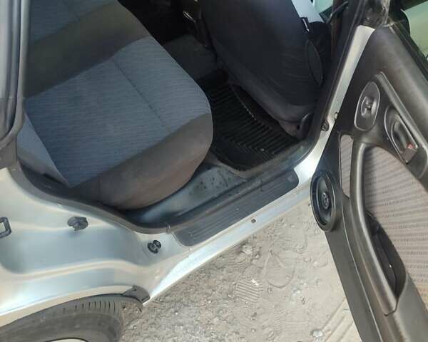 Сірий Субару Легасі, об'ємом двигуна 1.99 л та пробігом 321 тис. км за 4800 $, фото 1 на Automoto.ua