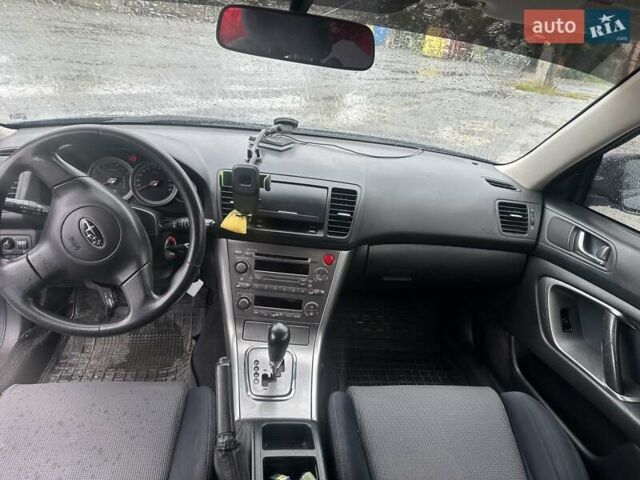 Сірий Субару Легасі, об'ємом двигуна 1.99 л та пробігом 299 тис. км за 4990 $, фото 9 на Automoto.ua