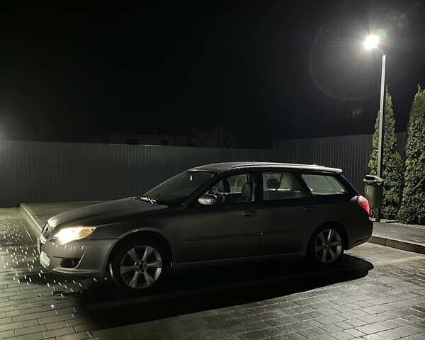 Сірий Субару Легасі, об'ємом двигуна 1.99 л та пробігом 300 тис. км за 6300 $, фото 4 на Automoto.ua