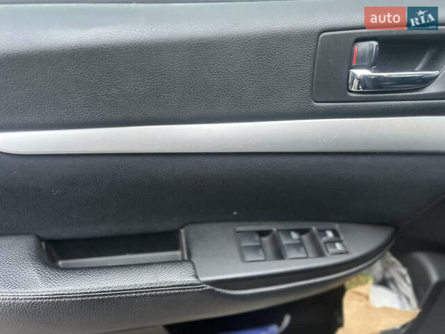 Серый Субару Легаси, объемом двигателя 2 л и пробегом 196 тыс. км за 7900 $, фото 12 на Automoto.ua