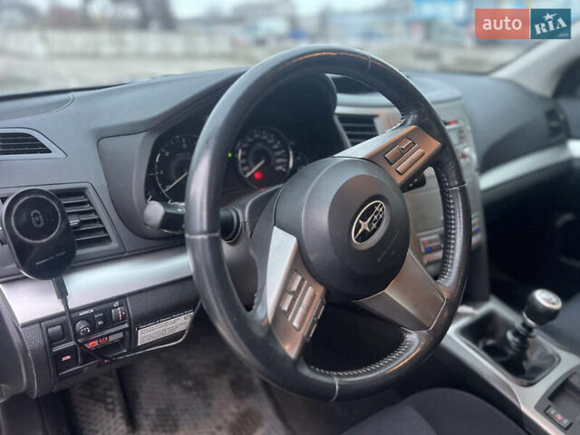 Серый Субару Легаси, объемом двигателя 2 л и пробегом 196 тыс. км за 7900 $, фото 9 на Automoto.ua