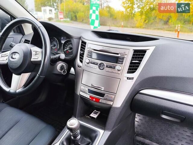 Серый Субару Легаси, объемом двигателя 2 л и пробегом 215 тыс. км за 7500 $, фото 32 на Automoto.ua