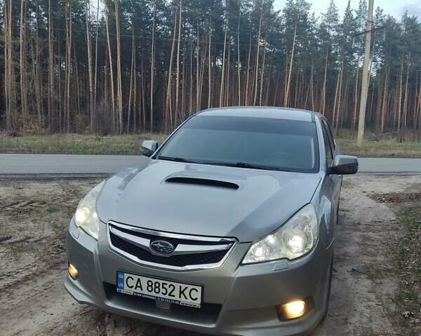 Серый Субару Легаси, объемом двигателя 2 л и пробегом 230 тыс. км за 7850 $, фото 2 на Automoto.ua