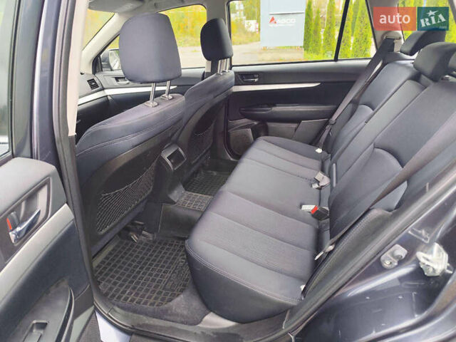 Серый Субару Легаси, объемом двигателя 2 л и пробегом 216 тыс. км за 7777 $, фото 8 на Automoto.ua