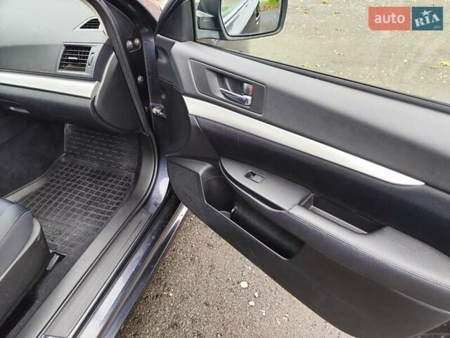 Серый Субару Легаси, объемом двигателя 2 л и пробегом 215 тыс. км за 7500 $, фото 31 на Automoto.ua