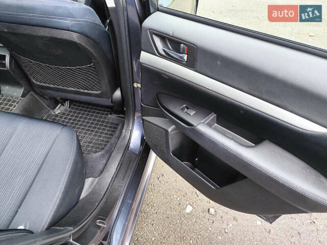 Серый Субару Легаси, объемом двигателя 2 л и пробегом 216 тыс. км за 7777 $, фото 11 на Automoto.ua