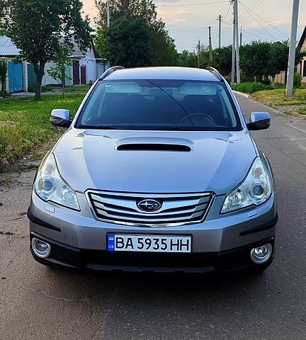 Серый Субару Легаси, объемом двигателя 2 л и пробегом 250 тыс. км за 8499 $, фото 6 на Automoto.ua