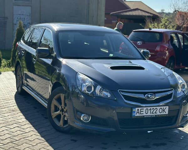 Сірий Субару Легасі, об'ємом двигуна 2 л та пробігом 134 тис. км за 8900 $, фото 3 на Automoto.ua