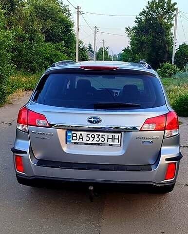 Сірий Субару Легасі, об'ємом двигуна 2 л та пробігом 260 тис. км за 8200 $, фото 2 на Automoto.ua