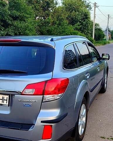 Сірий Субару Легасі, об'ємом двигуна 2 л та пробігом 260 тис. км за 8200 $, фото 1 на Automoto.ua