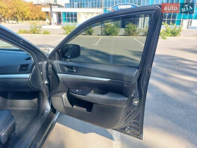 Серый Субару Легаси, объемом двигателя 2 л и пробегом 191 тыс. км за 7500 $, фото 17 на Automoto.ua