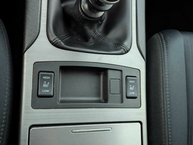 Сірий Субару Легасі, об'ємом двигуна 2 л та пробігом 211 тис. км за 3999 $, фото 16 на Automoto.ua