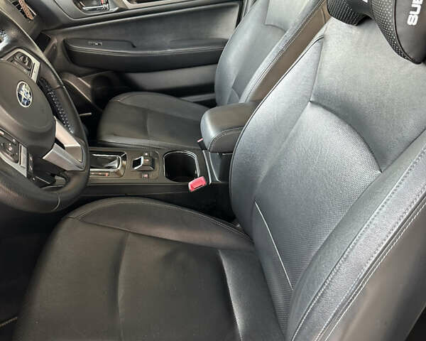 Сірий Субару Легасі, об'ємом двигуна 2 л та пробігом 169 тис. км за 17000 $, фото 6 на Automoto.ua