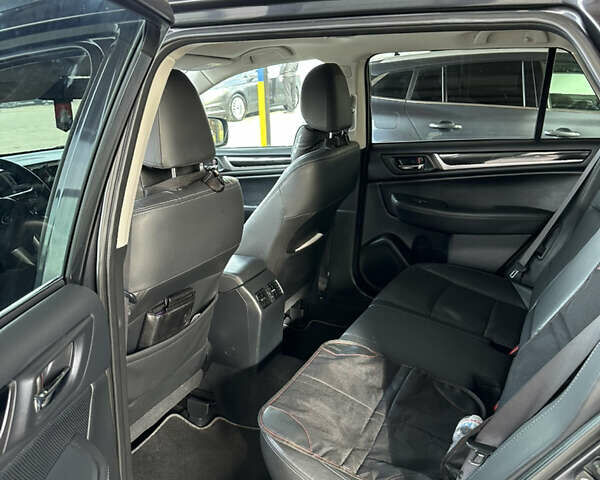 Сірий Субару Легасі, об'ємом двигуна 2 л та пробігом 169 тис. км за 17000 $, фото 9 на Automoto.ua