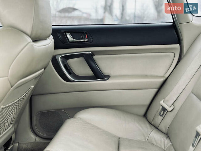 Синий Субару Легаси, объемом двигателя 3 л и пробегом 288 тыс. км за 7500 $, фото 16 на Automoto.ua