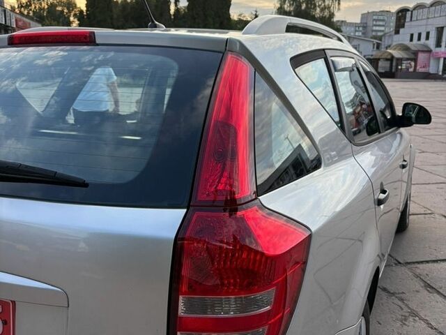 Синій Субару Легасі, об'ємом двигуна 1.99 л та пробігом 220 тис. км за 4300 $, фото 6 на Automoto.ua