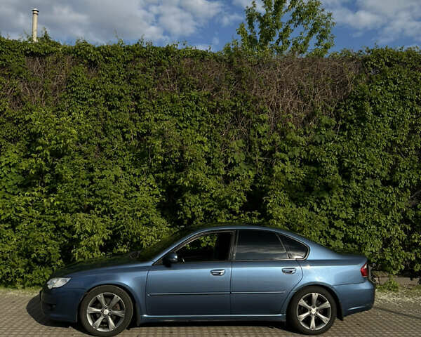 Синій Субару Легасі, об'ємом двигуна 2.5 л та пробігом 185 тис. км за 7200 $, фото 1 на Automoto.ua