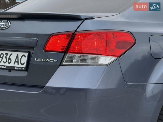 Синій Субару Легасі, об'ємом двигуна 2.46 л та пробігом 191 тис. км за 7999 $, фото 15 на Automoto.ua