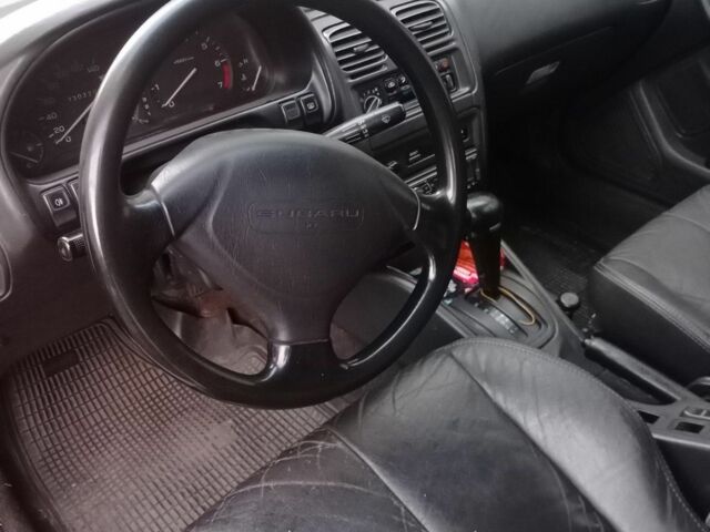 Зеленый Субару Легаси, объемом двигателя 1.5 л и пробегом 200 тыс. км за 2000 $, фото 3 на Automoto.ua