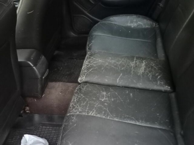 Зеленый Субару Легаси, объемом двигателя 1.5 л и пробегом 200 тыс. км за 2000 $, фото 4 на Automoto.ua