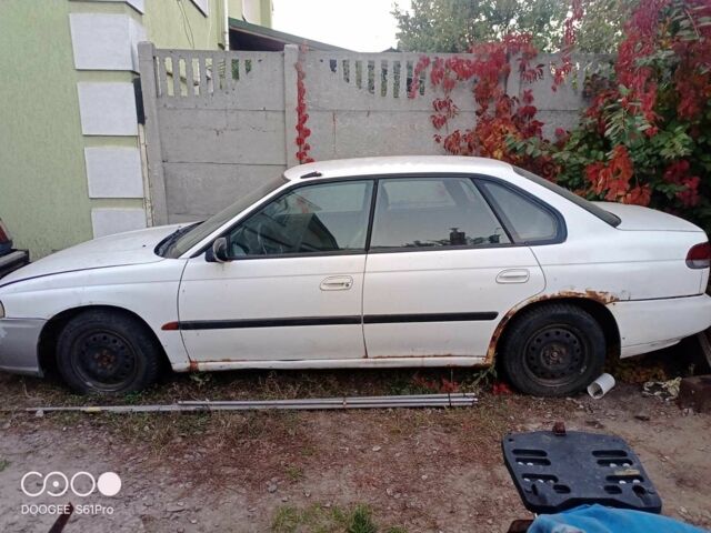 Зеленый Субару Легаси, объемом двигателя 1.5 л и пробегом 200 тыс. км за 2000 $, фото 2 на Automoto.ua