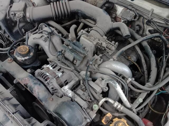 Зеленый Субару Легаси, объемом двигателя 1.5 л и пробегом 200 тыс. км за 2000 $, фото 5 на Automoto.ua