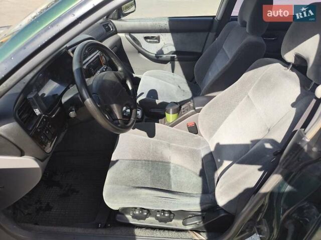 Зеленый Субару Легаси, объемом двигателя 1.99 л и пробегом 388 тыс. км за 2700 $, фото 5 на Automoto.ua