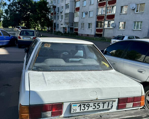 Белый Субару Леон, объемом двигателя 1.8 л и пробегом 210 тыс. км за 1134 $, фото 4 на Automoto.ua