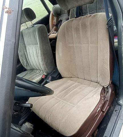 Білий Субару Леон, об'ємом двигуна 1.8 л та пробігом 350 тис. км за 700 $, фото 6 на Automoto.ua