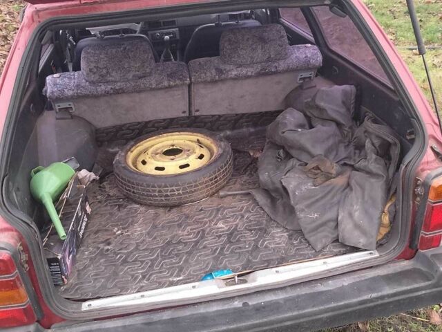 Красный Субару Леон, объемом двигателя 1.8 л и пробегом 333 тыс. км за 2400 $, фото 14 на Automoto.ua