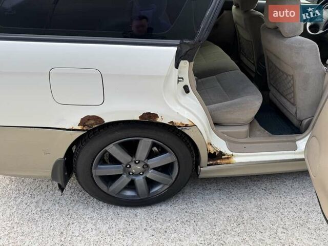 Белый Субару Аутбек, объемом двигателя 2.5 л и пробегом 240 тыс. км за 2700 $, фото 21 на Automoto.ua