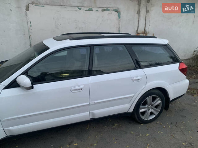 Білий Субару Аутбек, об'ємом двигуна 3 л та пробігом 111 тис. км за 2500 $, фото 9 на Automoto.ua