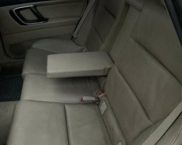 Білий Субару Аутбек, об'ємом двигуна 3 л та пробігом 111 тис. км за 2500 $, фото 16 на Automoto.ua