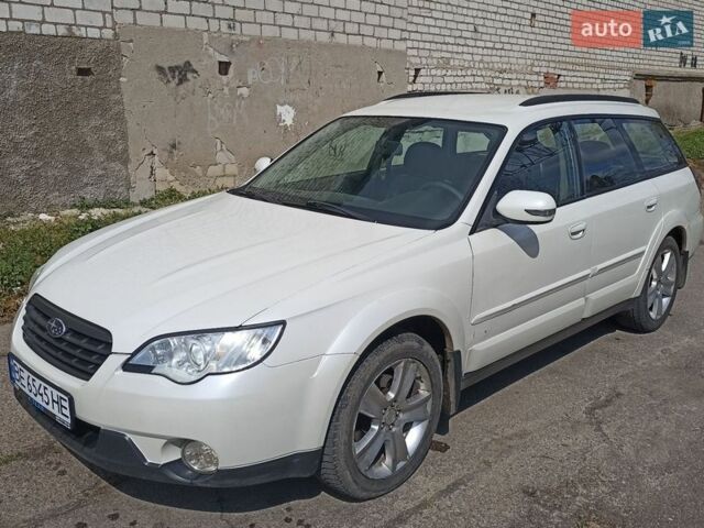 Білий Субару Аутбек, об'ємом двигуна 2.5 л та пробігом 268 тис. км за 5500 $, фото 2 на Automoto.ua