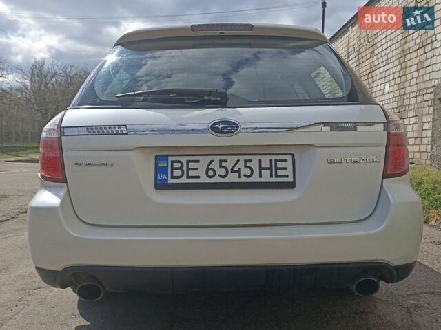 Білий Субару Аутбек, об'ємом двигуна 2.5 л та пробігом 268 тис. км за 5500 $, фото 4 на Automoto.ua